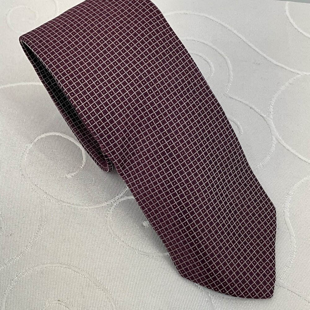 Tom‎ James Long Burgundy Grid Pattern 100% Silk Necktie